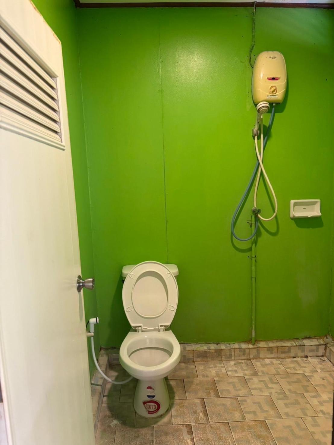 แพจิตรธาดาธารน้ำ Hotell Tha Kradan Exteriör bild