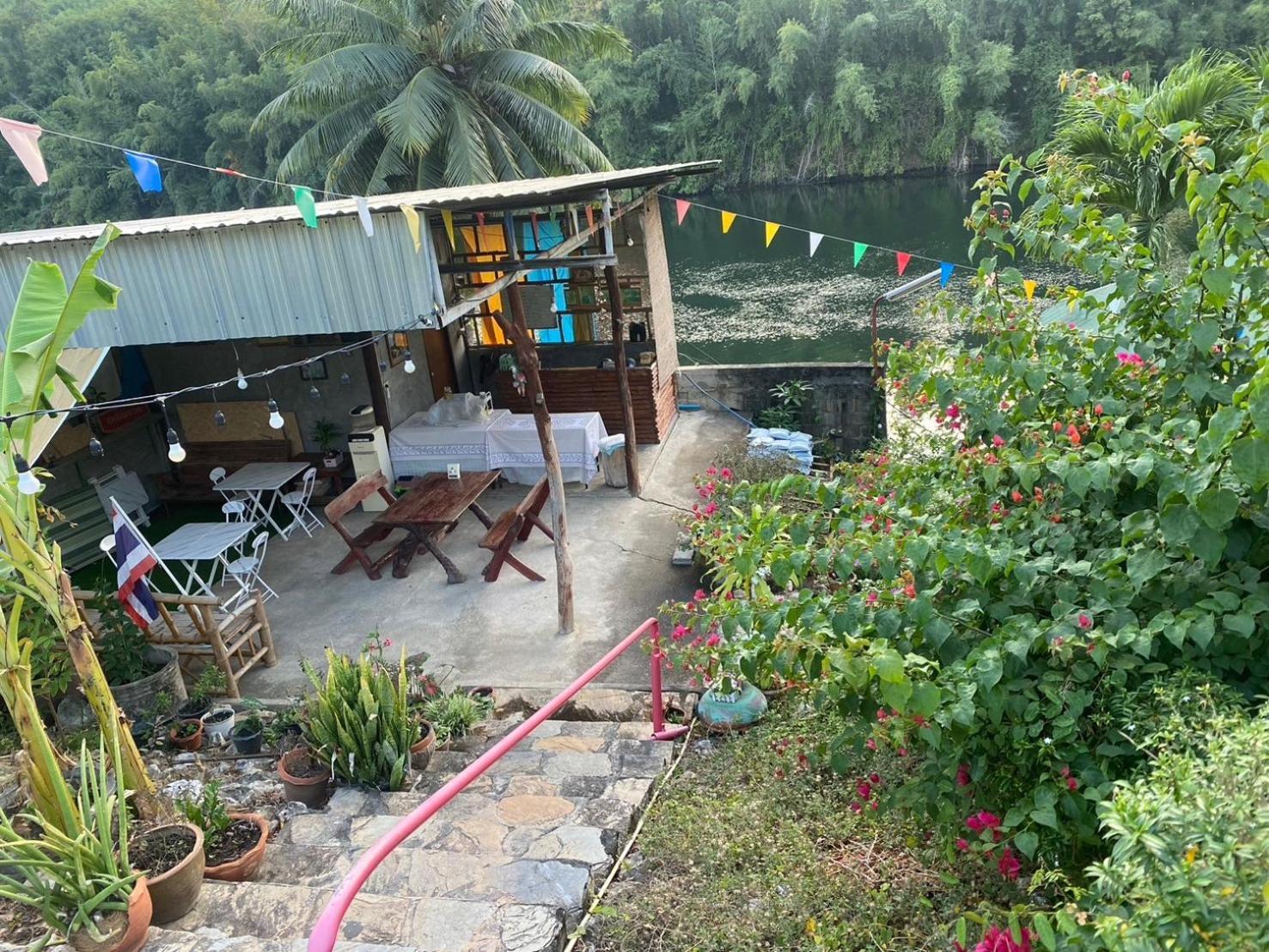 แพจิตรธาดาธารน้ำ Hotell Tha Kradan Exteriör bild
